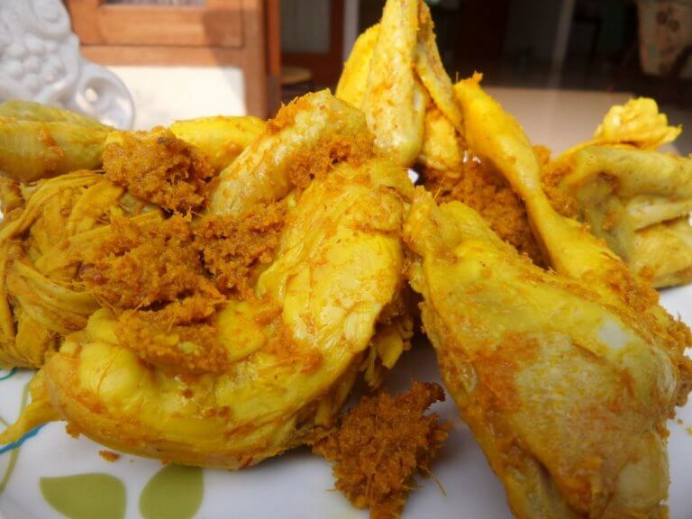 Cara Membuat & Resep Ayam Goreng Bumbu Kuning Enak - Jasa Catering